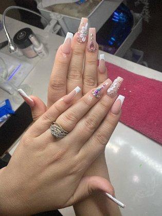 Lux Nails Bar