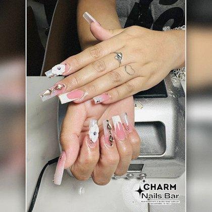 Charm Nails Bar