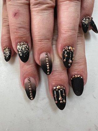 Lavish Nails