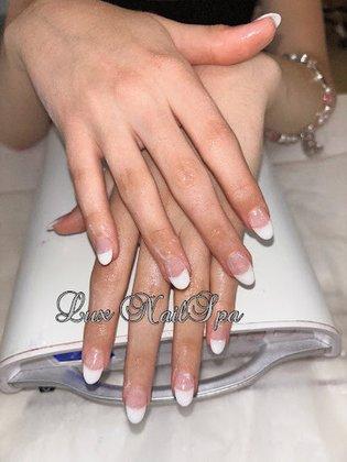 Lux Nailspa