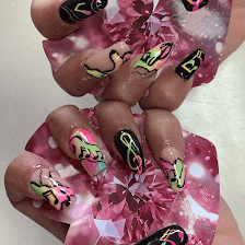 LUCKY NAILS