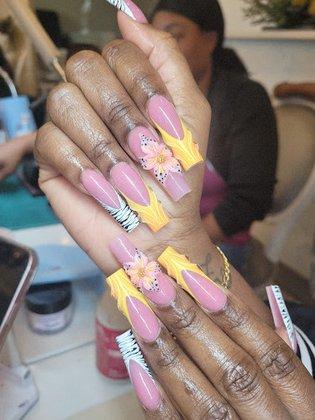 NAIL SOCIETY SALON (20% off 1st time client)