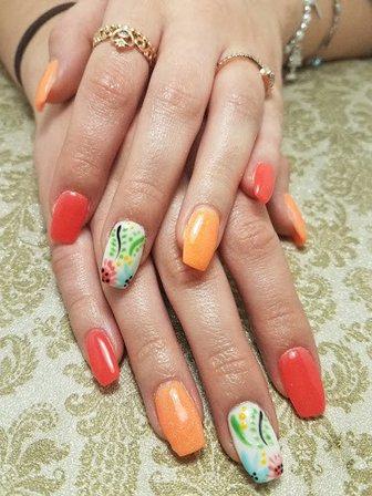 Nails & Kneads