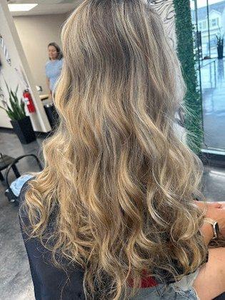 Yaneth’s Beauty & Barber Salon