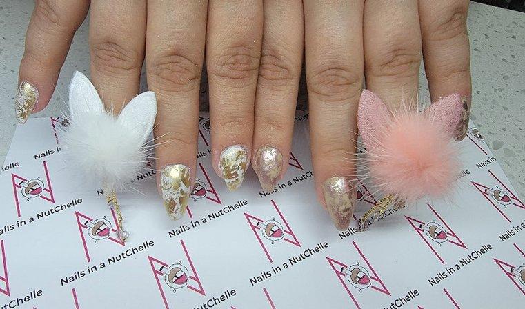 Nails in a nutChelle