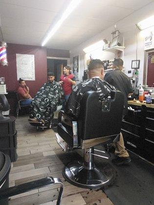 Straight Blades Barbershop