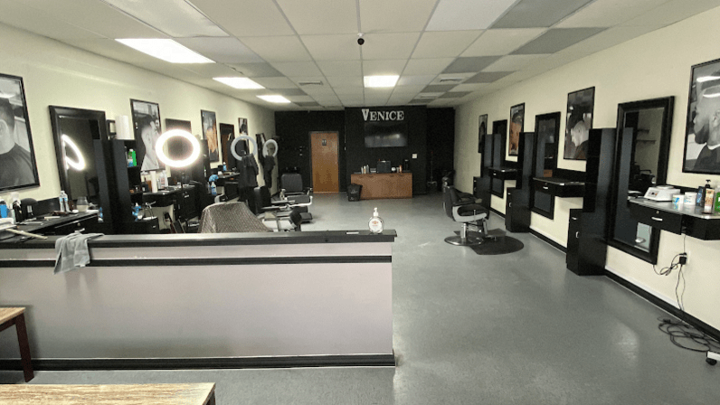 Moes barbershop