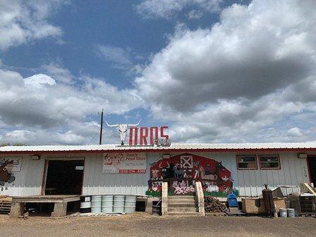 Toro’s Feed Store