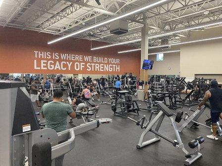 Gold's Gym San Antonio Valley Hi