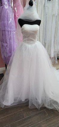 Almalinda's Bridal