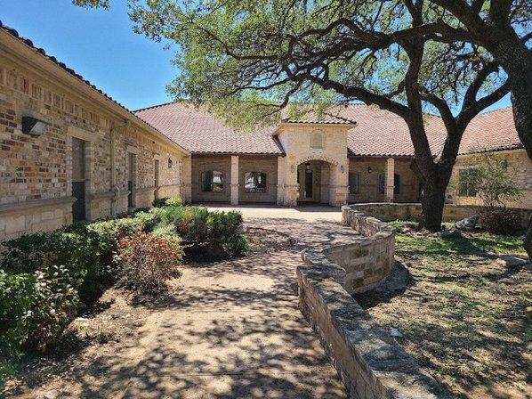 Cole Academy Stone Oak