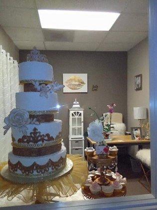 Cakes With A Kiss