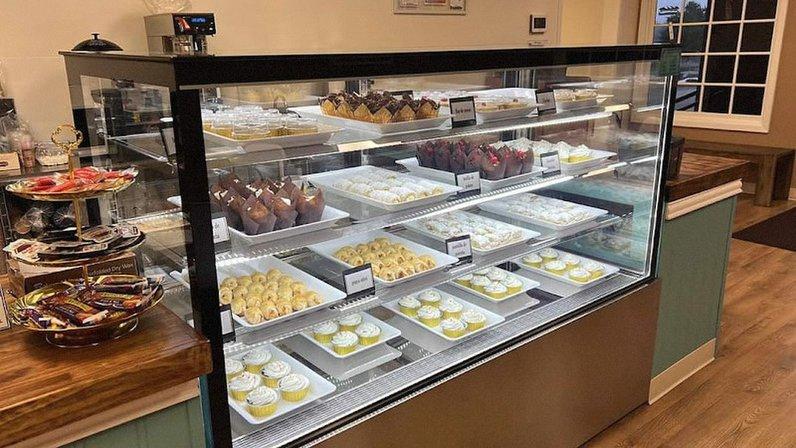 Mom & Son Bakery