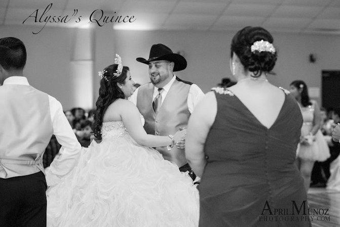 APRIL MUNOZ PHOTOGRAPHY