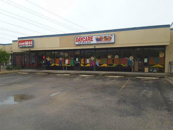 Village Oaks Shopping Center