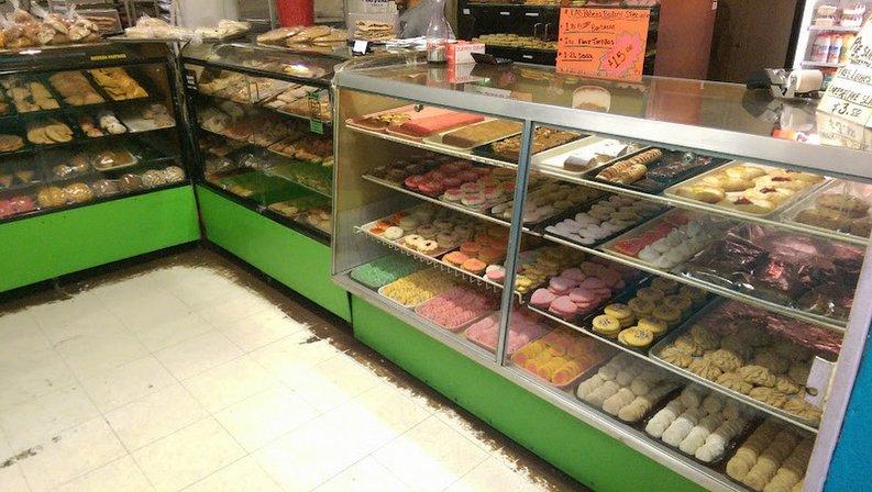 Las Palmas Bakery