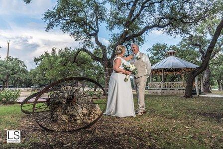 12 Oaks Hill Country Venue