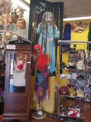Gibson Costume Shop Inc
