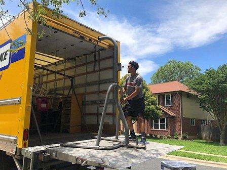 Davis Moving & Cleaning LLC