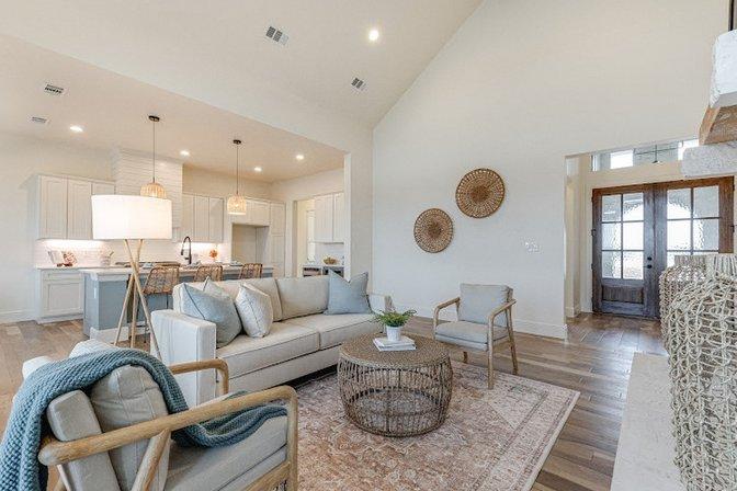 CUSTOM HOME STAGING