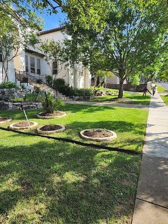 Valencia Landscaping LLC