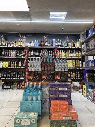LOL LIQUORS