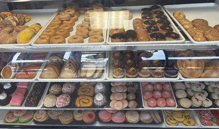 Top Donuts & Bakery