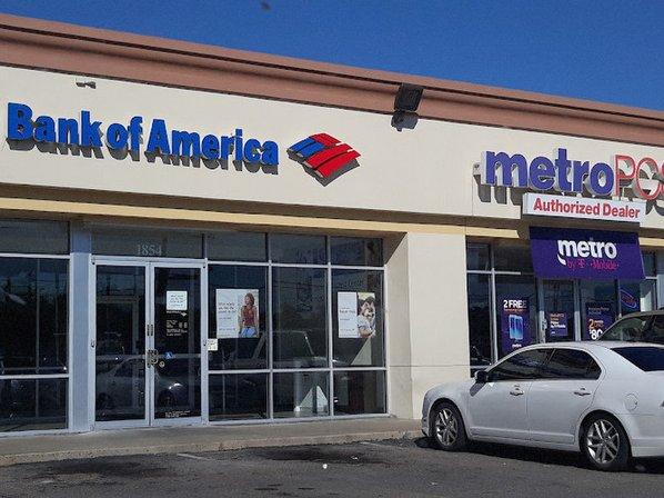 Bank of America (with Drive-thru ATM)