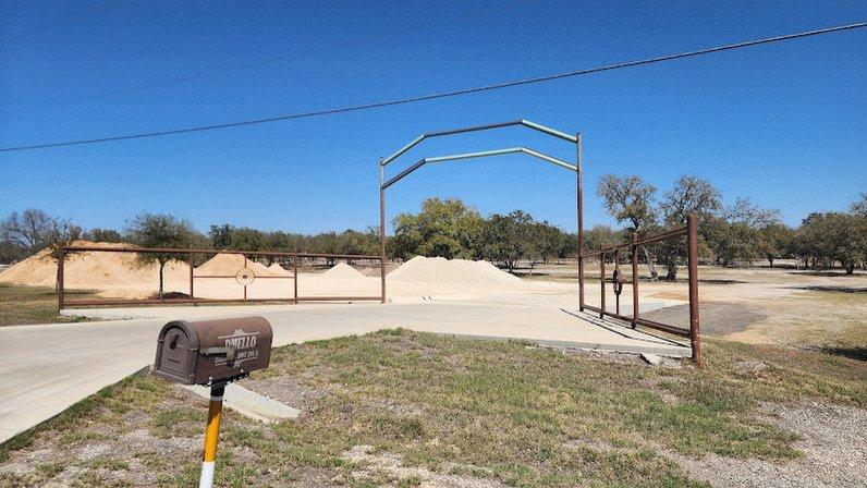 Shady Oaks Express – Sand, Gravel, Hauling & Equipment Services