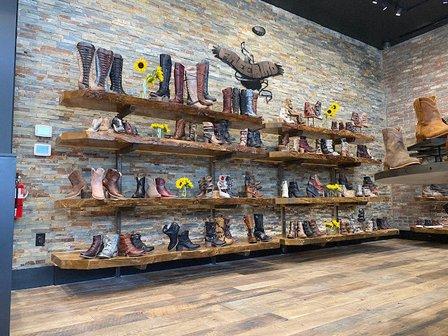 Freebird Stores - La Cantera