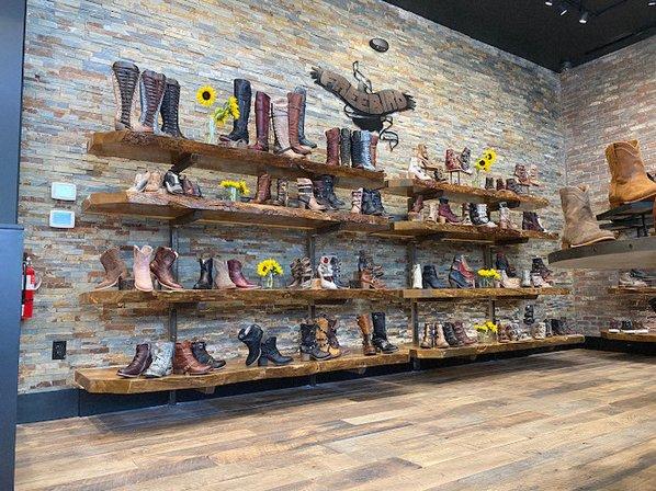 Freebird Stores - La Cantera