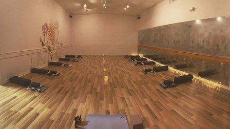 Laurel Grace Yoga