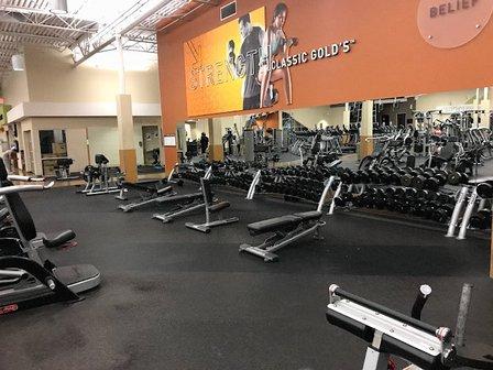 Gold's Gym San Antonio Culebra