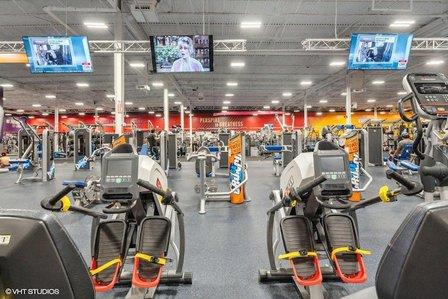 Crunch Fitness - San Pedro