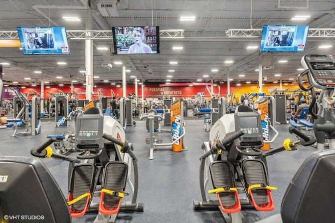 Crunch Fitness - San Pedro