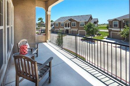 Avenues at Creekside Apartments and Townhomes