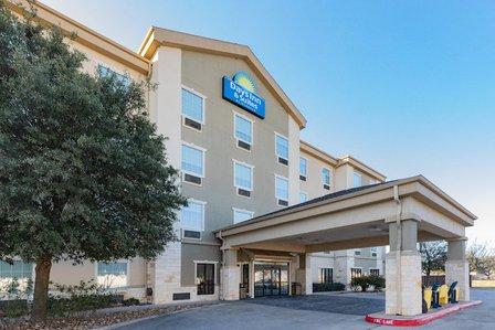 Days Inn & Suites by Wyndham San Antonio near Frost Bank Ctr