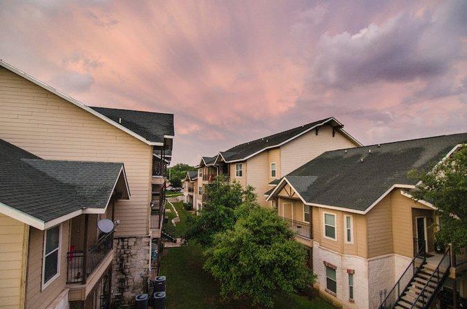 Legacy Oaks Apartments