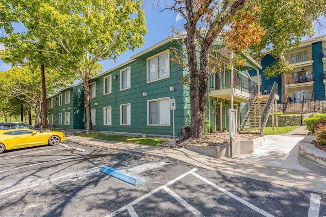 Vineyard Garden Apartments in San Antonio