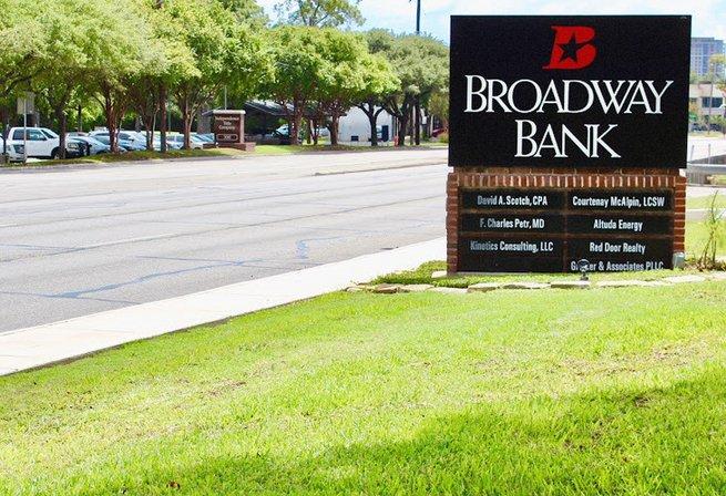 Broadway Bank - Alamo Heights Financial Center