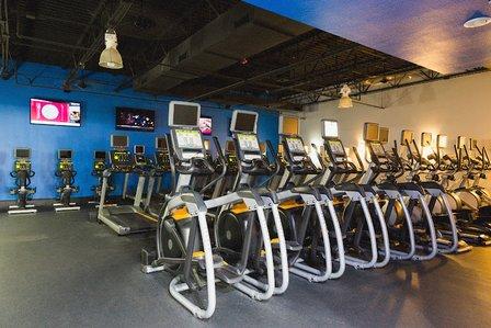 TruFit Athletic Clubs - 410/Bandera