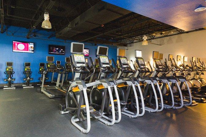 TruFit Athletic Clubs - 410/Bandera