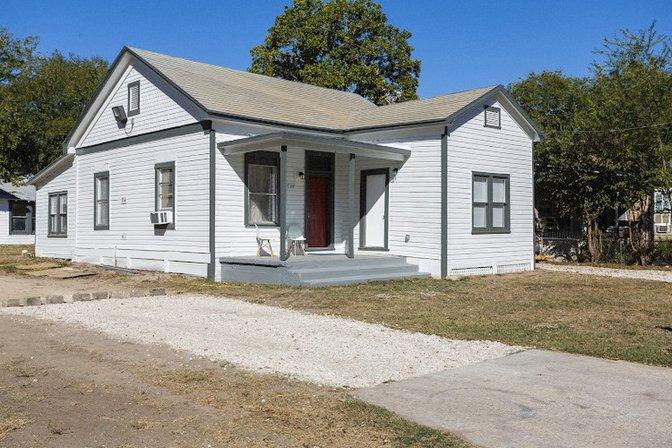 The Missions at Hot Wells Park Apartments