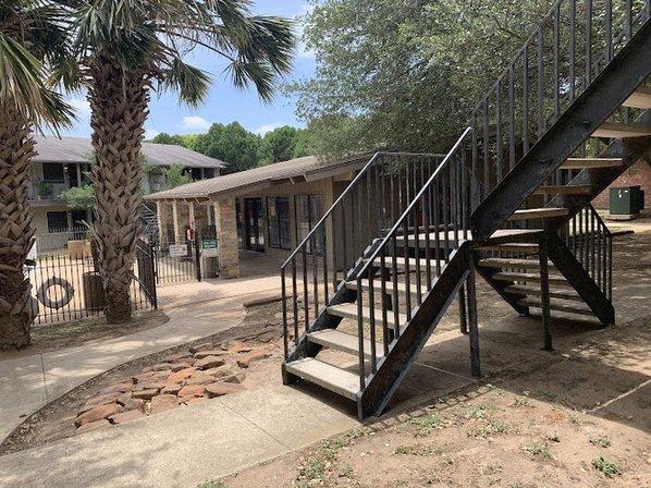 Spanish Spur Apartments