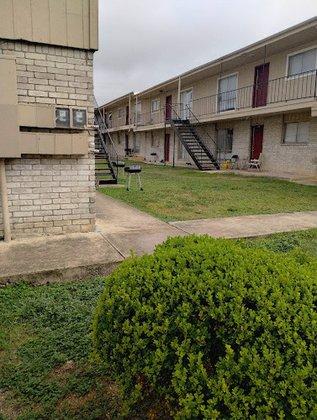 Canlen West Apartments