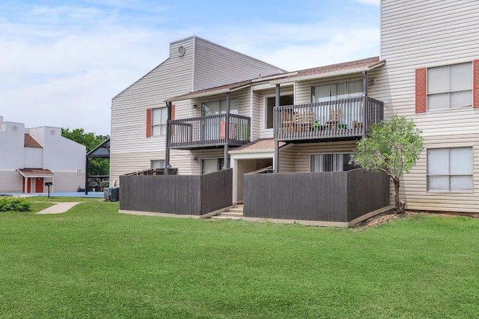 Broadway Oaks Apartment Homes