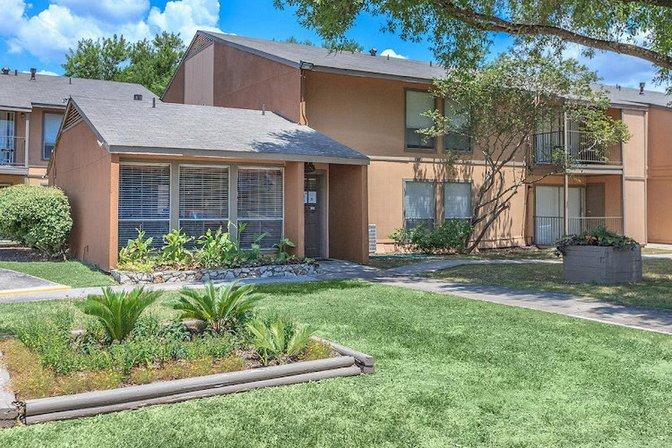 Country Oaks Apartments