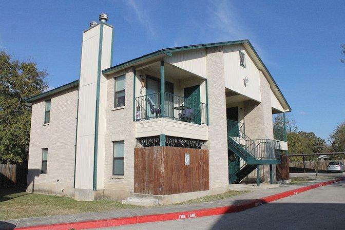 Emerald Squares Apartments