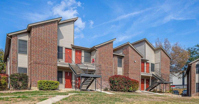 Brooksfield Apartments