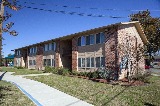 Las Palmas Garden Apartments